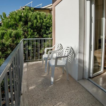 Hotel Sayonara Milano Marittima Buitenkant foto