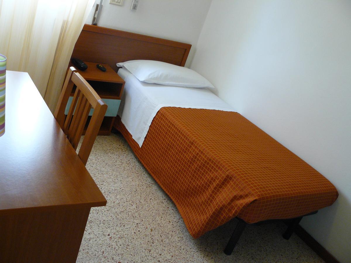 Hotel Sayonara Milano Marittima Buitenkant foto