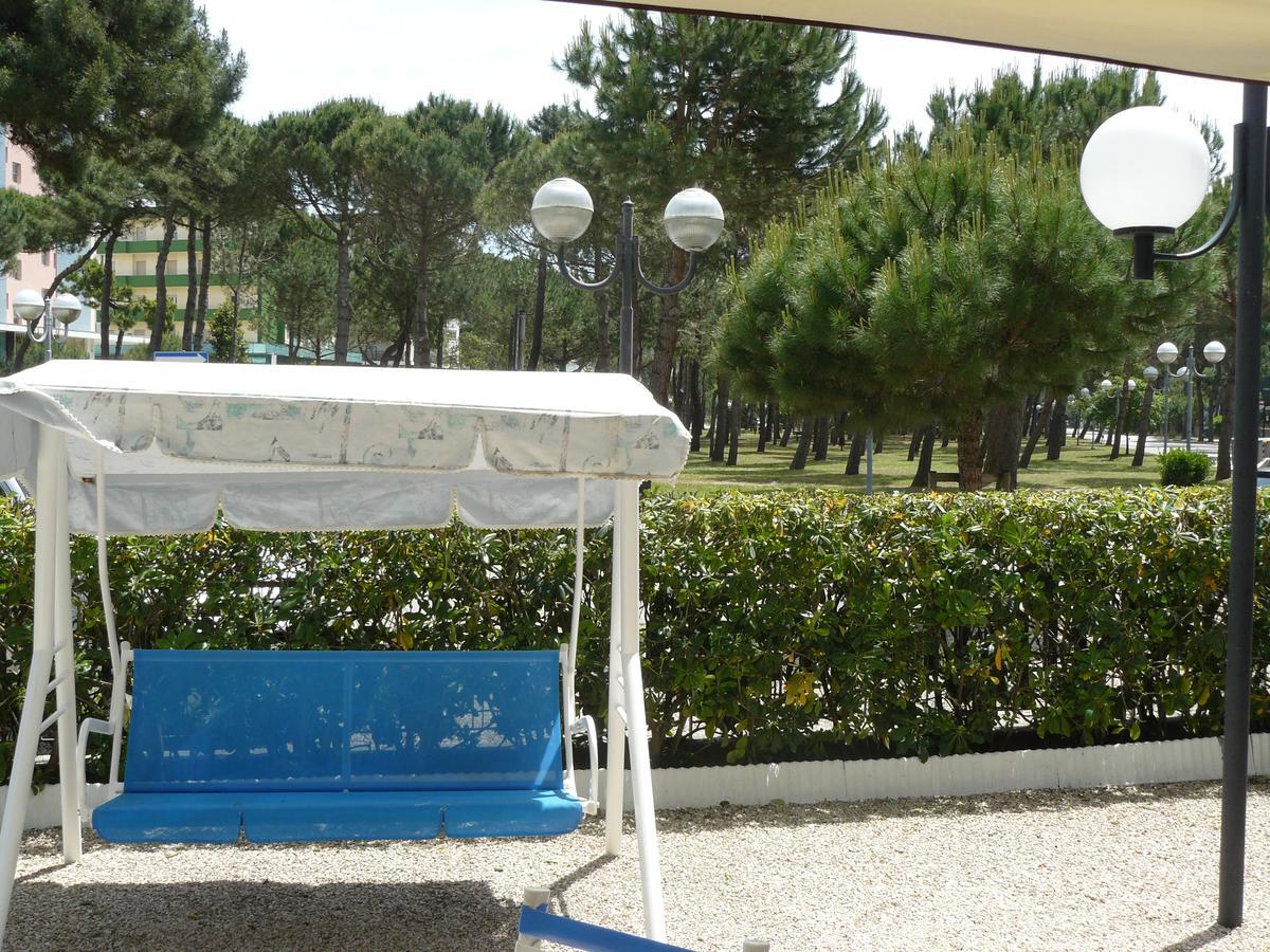 Hotel Sayonara Milano Marittima Buitenkant foto