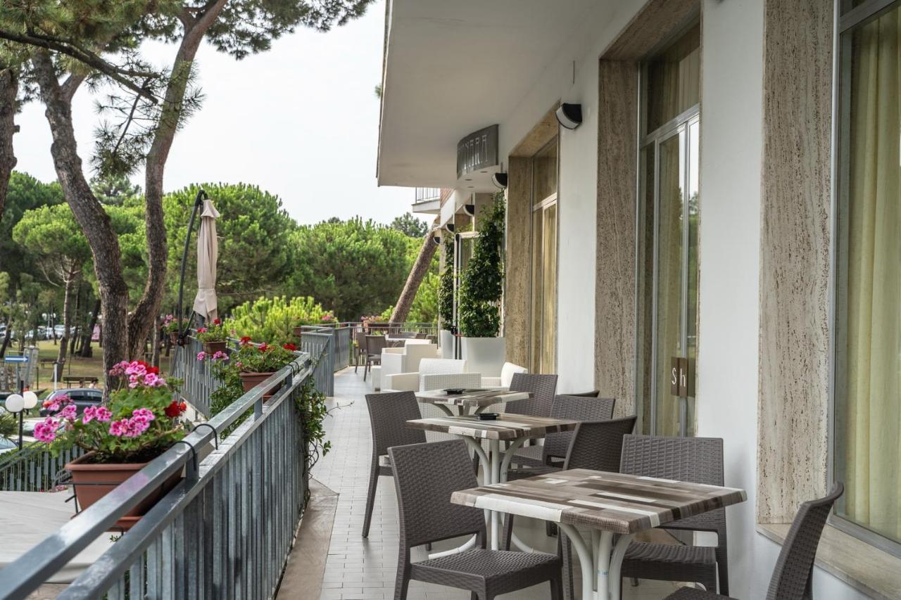 Hotel Sayonara Milano Marittima Buitenkant foto