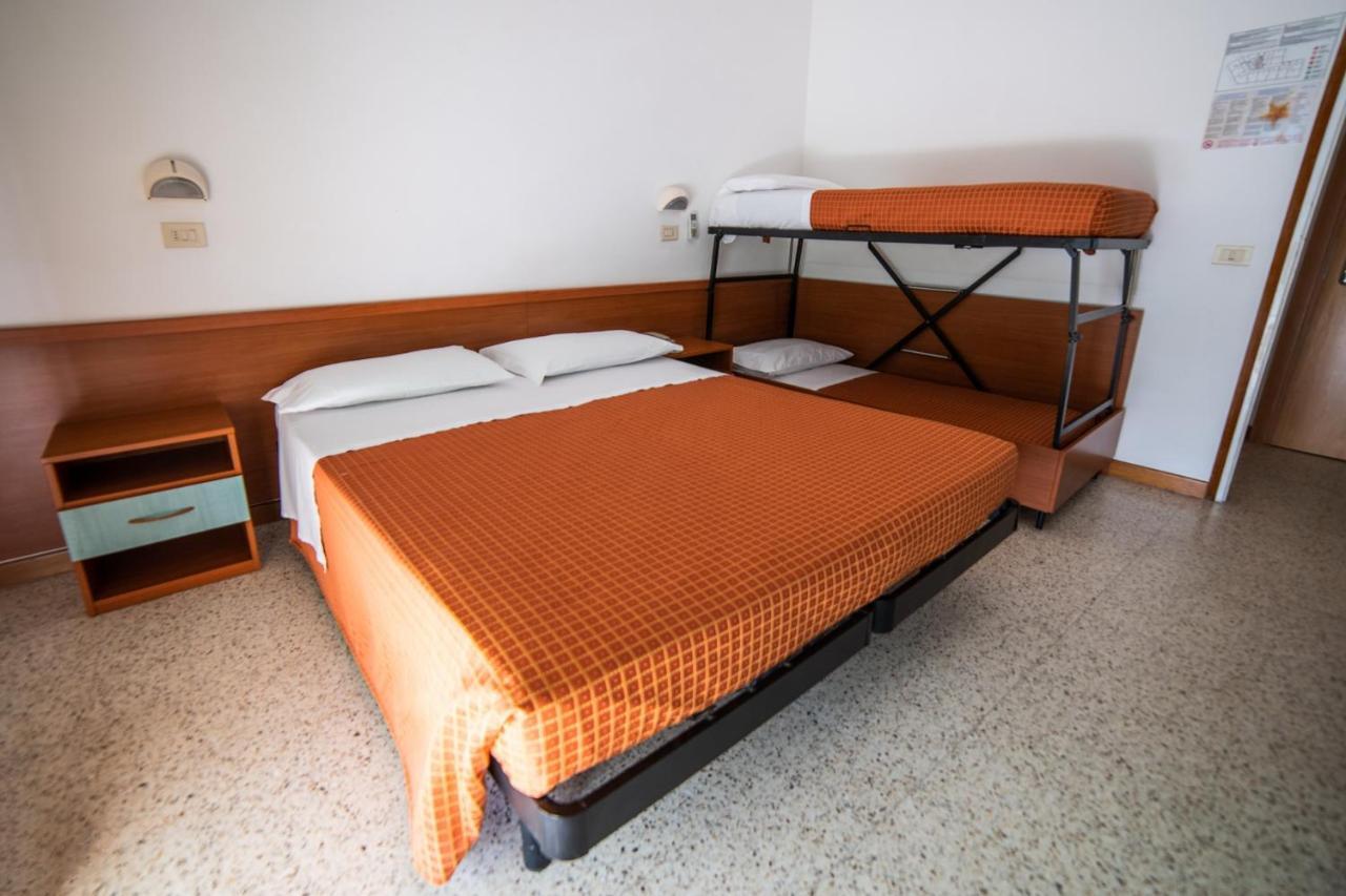 Hotel Sayonara Milano Marittima Buitenkant foto