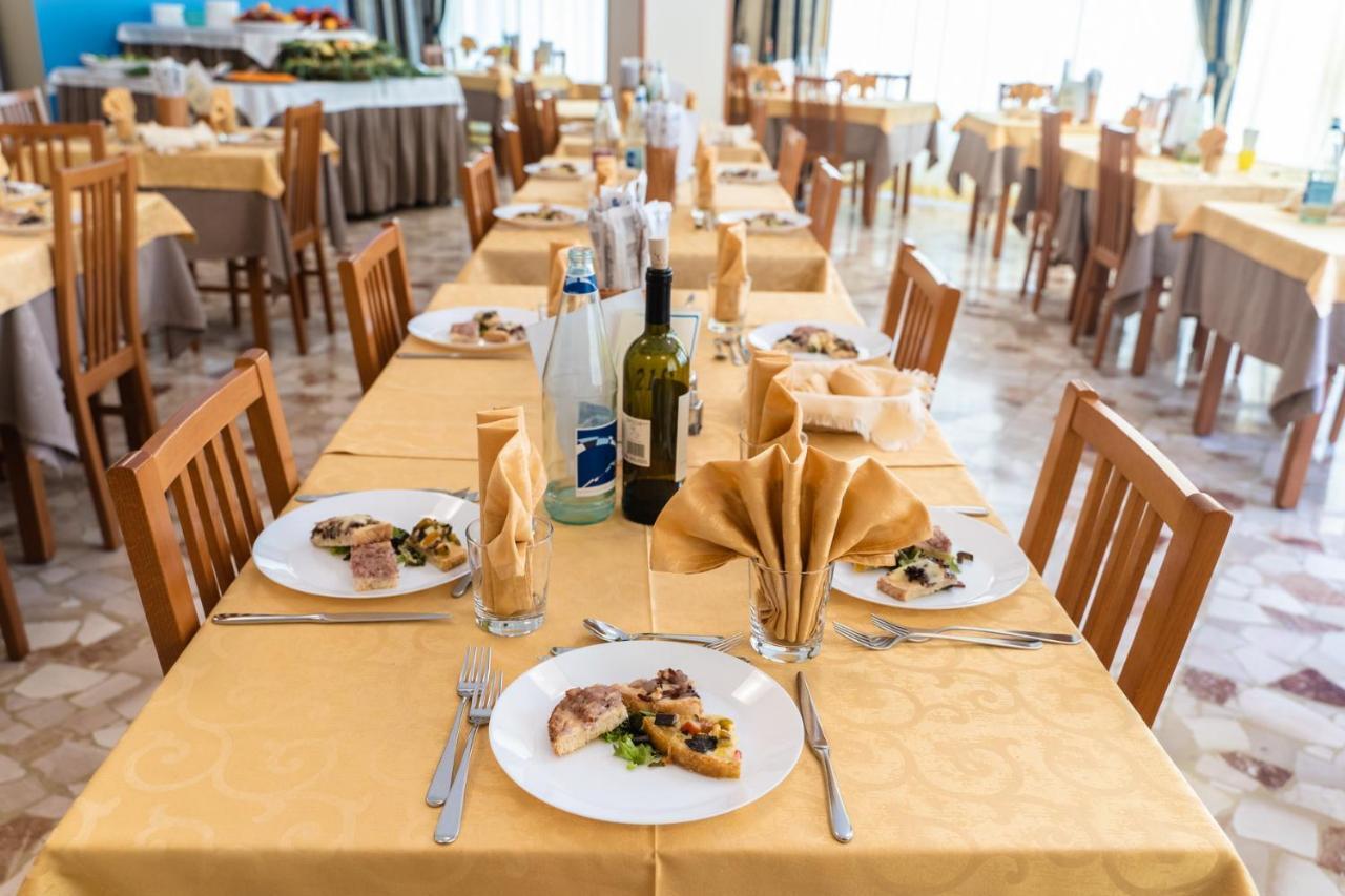 Hotel Sayonara Milano Marittima Buitenkant foto