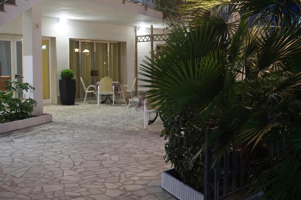 Hotel Sayonara Milano Marittima Buitenkant foto