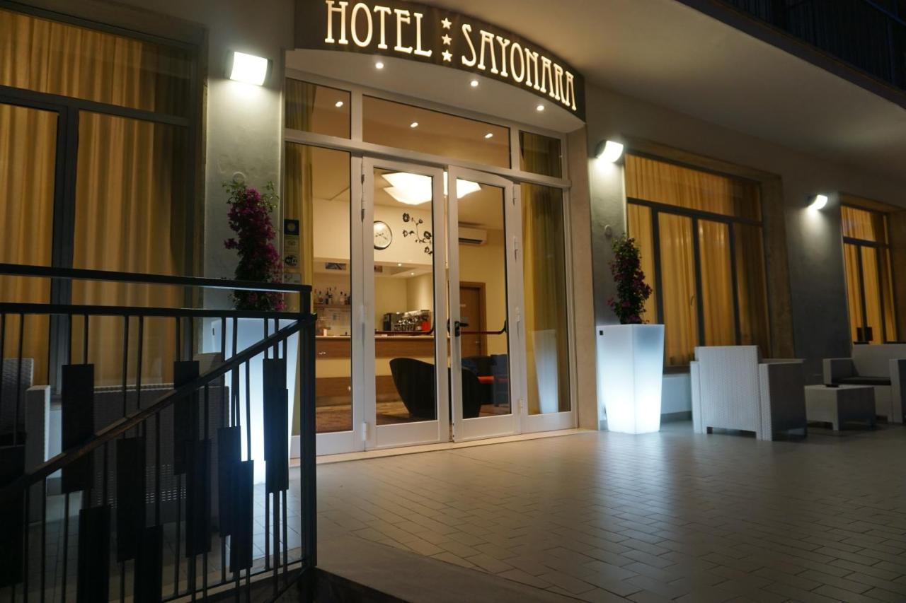 Hotel Sayonara Milano Marittima Buitenkant foto